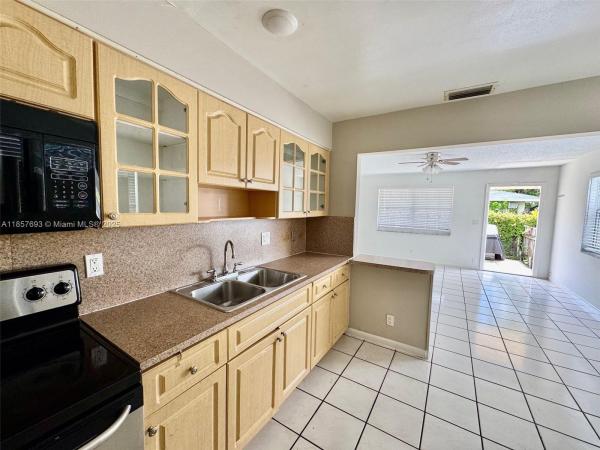 Hallandale Beach No HOA, 718 SW 7th St #718, Hallandale Beach, Florida 33009, image 1