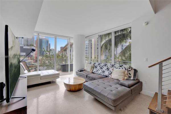 Mint At Riverfront, 92 SW 3rd St #301, Miami, Florida 33130, image 1