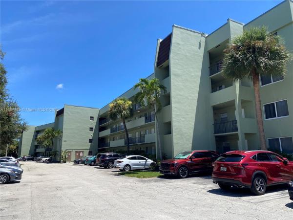 Jamestown, 1638 Embassy Dr #306, West Palm Beach, Florida 33401, image 1