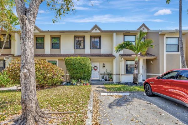 City View Townhomes, 226 City View Dr, Fort Lauderdale, Florida 33311, image 1