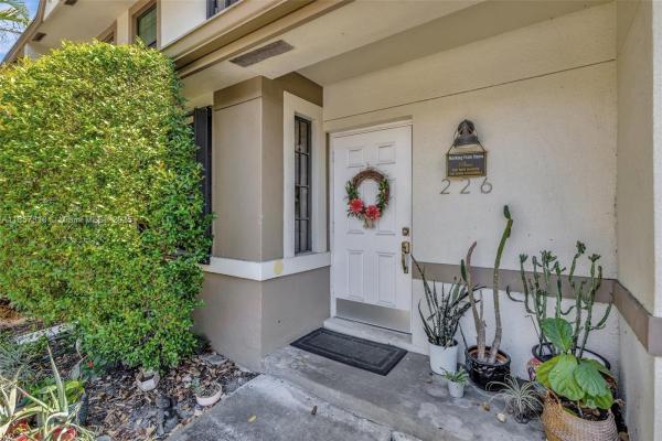 City View Townhomes, 226 City View Dr, Fort Lauderdale, Florida 33311, image 3