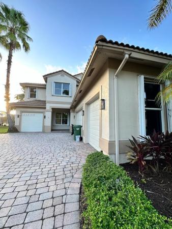 Harbor View, 1887 Harbor View Cir, Weston, Florida 33327, image 1