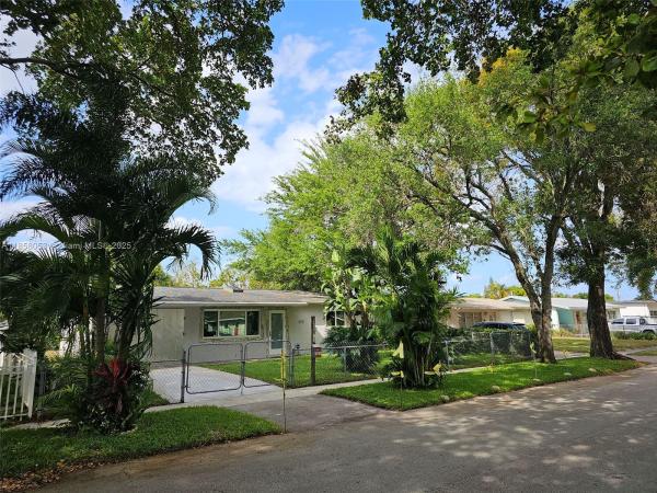 Driftwood Plaza, 6521 Moseley St, Hollywood, Florida 33024, image 1