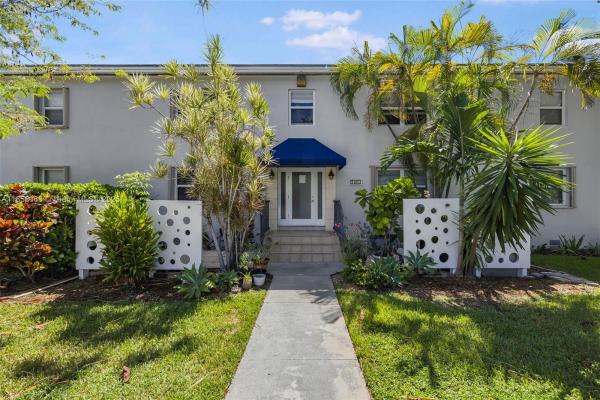 7621 SW 55 Ave 24d, Unincorporated Dade County, Florida 33143, image 2
