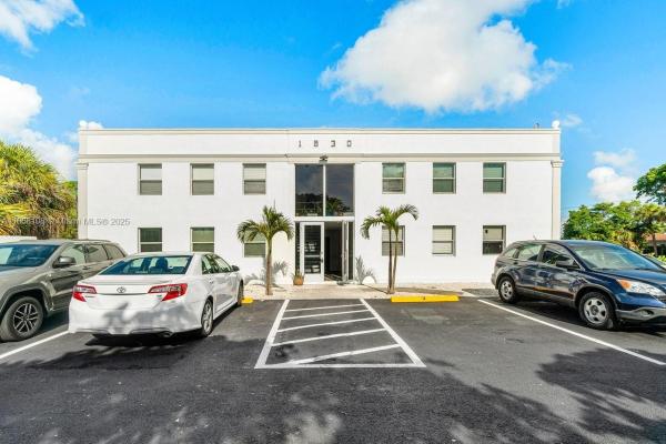 Lake Park, 1530 Crescent Cir, West Palm Beach, Florida 33403, image 1