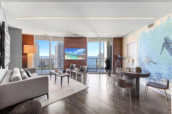 Met 1, 300 S Biscayne Blvd #2508, Miami, Florida 33131, image 1