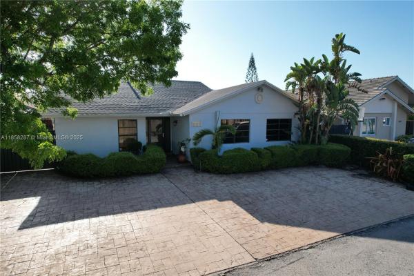 631 SW 99th Pl, Unincorporated Dade County, Florida 33174, image 1