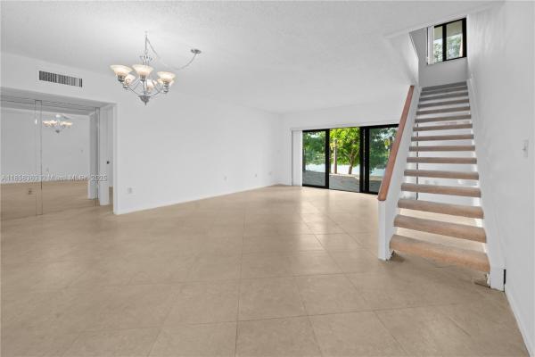 594 NE 199th Ter #4Y, Miami, Florida 33179, image 1