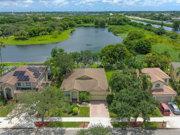 Diamond Lake, 4310 Diamond Way, Weston, Florida 33331, image 1
