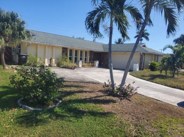 Roosevelt Estates, 900 S Mangonia Cir, West Palm Beach, Florida 33401, image 1