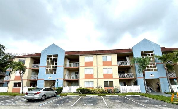 18830 NW 57th Ave #301, Hialeah, Florida 33015, image 1