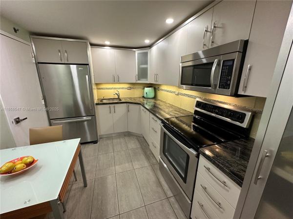 Maison Grande, 6039 Collins Ave 1205, Miami Beach, Florida 33140, image 1