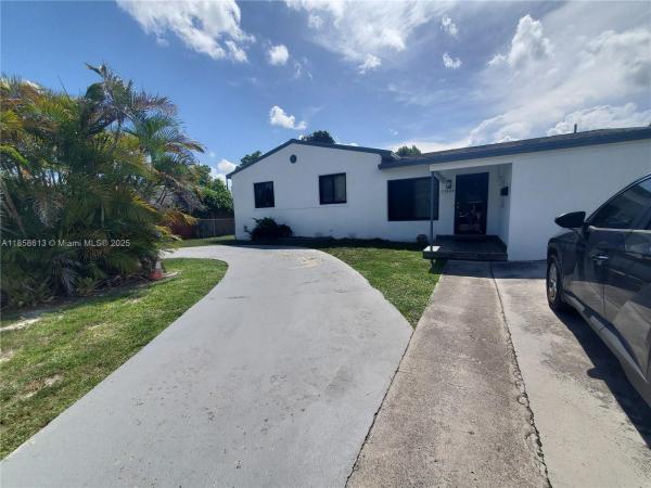 17620 NE 8th Pl, Unincorporated Dade County, Florida 33162, image 1