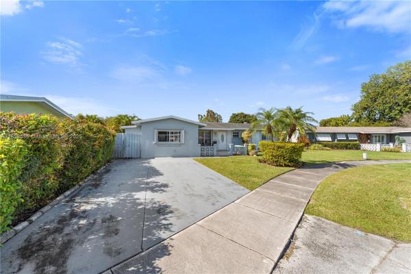 Heftler Homes Sunset Park, 8100 SW 95th Ct, Sunset, Florida 33173, image 3