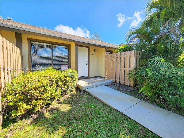 North Pointe At The California Club, 21127 NE 5th Pl, Ives Estates, Florida 33179, image 3
