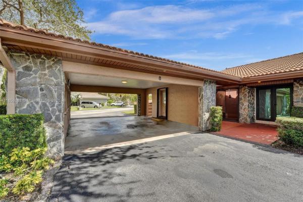Villa Residences Of Emerald Hills, 3650 N 36th Ave #8, Hollywood, Florida 33021, image 1