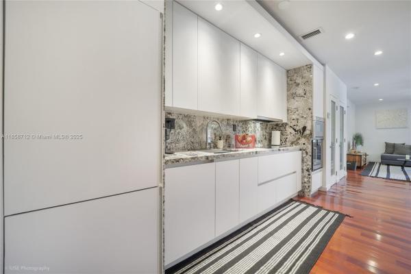 Tribeca, 1057 15th St #24, Miami Beach, Florida 33139, image 1