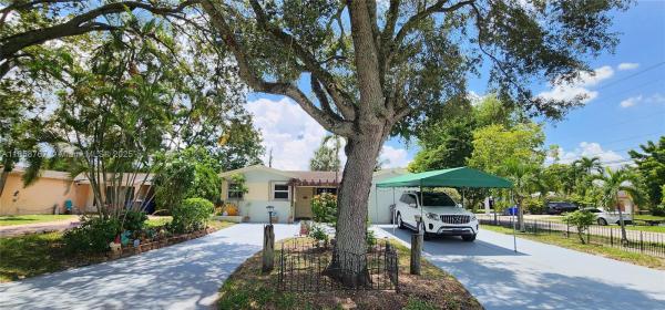 Palm Lane Villa, 6670 Perry St, Hollywood, Florida 33024, image 2