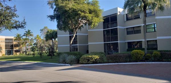Country Club Village, 16100 Golf Club Rd #101, Weston, Florida 33326, image 1