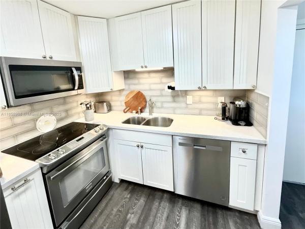Isle Of Boca Dunes, 9355 SW 8th St #416, Boca Raton, Florida 33428, image 2