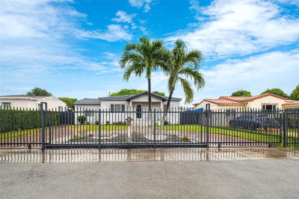 Le Jeune Manors, 941 NW 40th Ave, Miami, Florida 33126, image 1