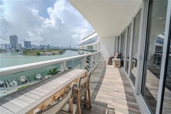King Cole, 900 Bay Dr #914, Miami Beach, Florida 33141, image 2