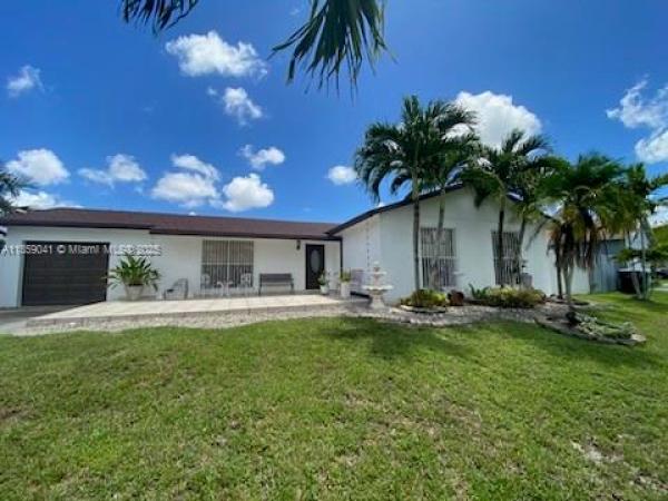 Meadow Wood Manor, 25931 SW 130th Ave, Princeton, Florida 33032, image 2