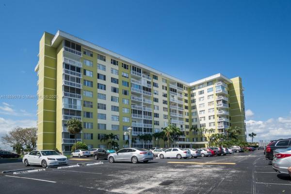 Hillcrest, 4400 Hillcrest Dr #520C, Hollywood, Florida 33021, image 1