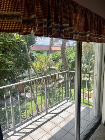 The Racquet Club, 801 W Oakland Park Blvd #C12, Oakland Park, Florida 33311, image 2