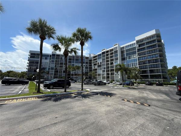 Oceanview Park, 800 Parkview Dr #405, Hallandale Beach, Florida 33009, image 1