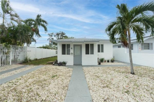 North Hollywood Square, 1818 Sherman St, Hollywood, Florida 33020, image 1