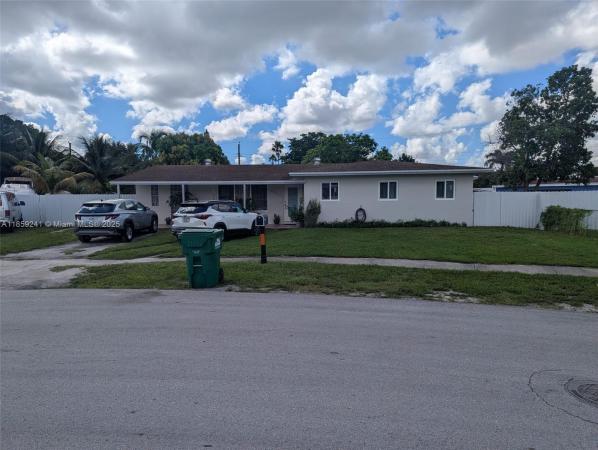 4720 NW 179th St, Miami Gardens, Florida 33055, image 1