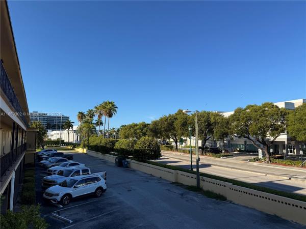 Biscayne Lake Gardens, 20201 NE 29th Ct #D109, Aventura, Florida 33180, image 2