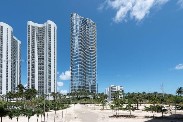Arlen House East, 100 Bayview Dr 210, Sunny Isles Beach, Florida 33160, image 1