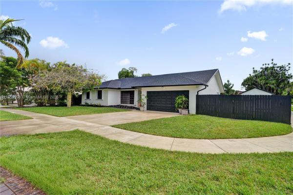 Deerwood, 12720 SW 147th St, Three Lakes, Florida 33186, image 3