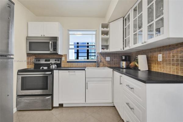 Avant Garde, 2017 S Ocean Dr #305, Hallandale Beach, Florida 33009, image 1