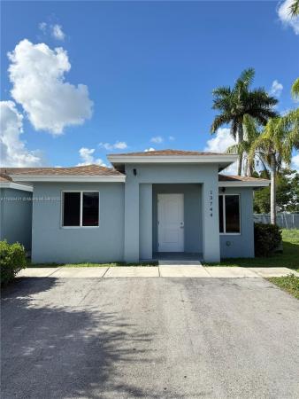 13744 SW 258th Ln, Unincorporated Dade County, Florida 33032, image 1