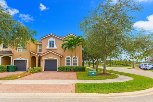 2417 SE 14th St, Unincorporated Dade County, Florida 33035, image 1