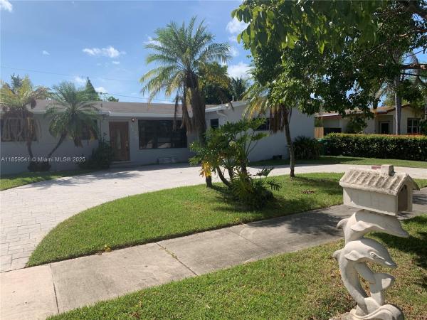 Pine Tree Manor, 9730 Marlin Rd #9730, Cutler Bay, Florida 33157, image 1