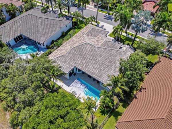 Montclaire, 2523 Montclaire Cir, Weston, Florida 33327, image 3