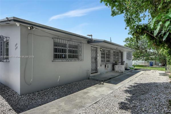 2550 NW 68th St #2550, Unincorporated Dade County, Florida 33147, image 1