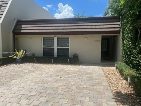 Lake Hilda, 6704 Crooked Palm Ter, Miami Lakes, Florida 33014, image 1