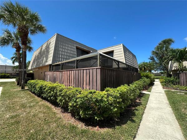 Village Of Sandalwood Lakes South, 6215 62nd Way #6215, West Palm Beach, Florida 33409, image 1