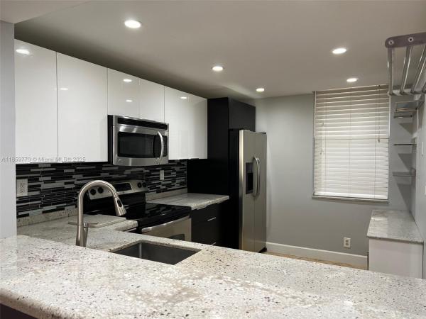 Applewood Village 2, 2767 S Carambola Cir S #201, Coconut Creek, Florida 33066, image 2
