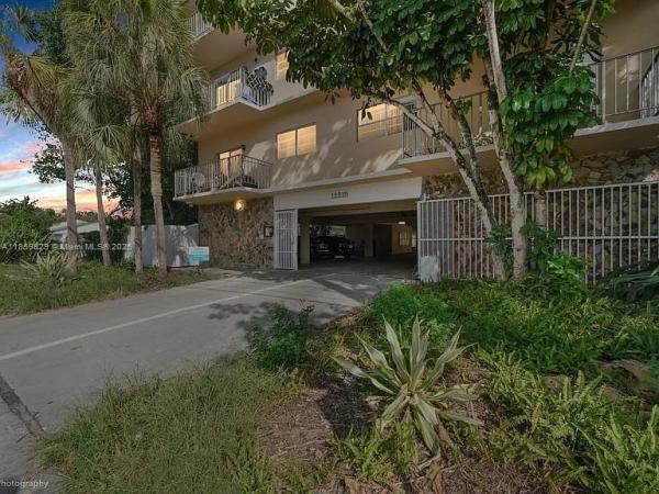Biscayne Park Estates, 12215 W Dixie Hwy #305, North Miami, Florida 33161, image 1