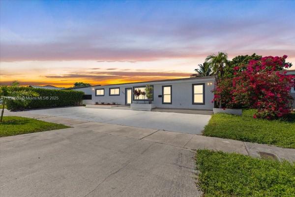 Palm Springs, 528 W 45th Pl, Hialeah, Florida 33012, image 2
