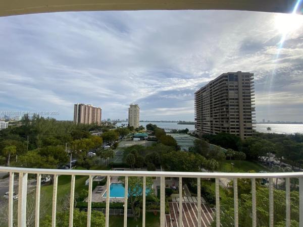 11111 Biscayne Blvd #8F, Miami, Florida 33181, image 1