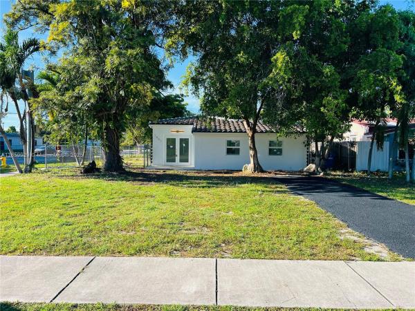 1501 NE 176th St, Miami, Florida 33162, image 1