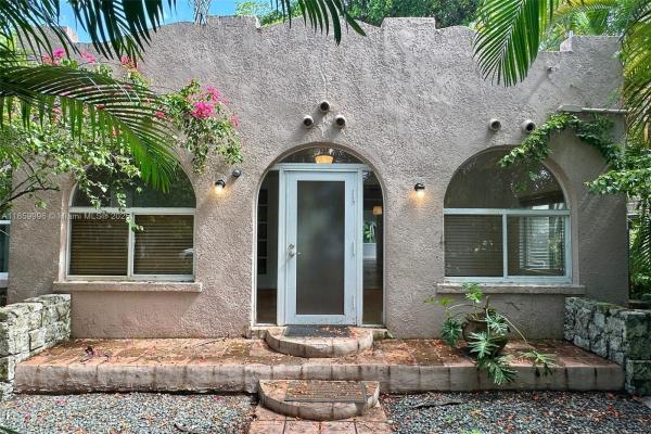 Griffing Biscayne Park Estates, 542 NE 130th St, North Miami, Florida 33161, image 1