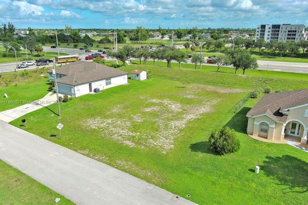 Cape Coral, 1519 SW 25th St, Cape Coral, Florida 33914, image 2